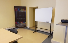 05.DESK