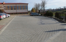 Miejsa-postojowe-przy-szkole-w-Olszynach