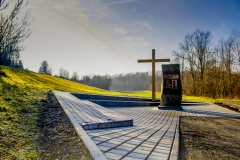 Pomnik w Rzepienniku Suchym